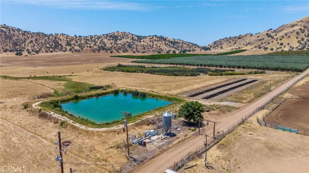 19400 398 Woodlake, CA 93286