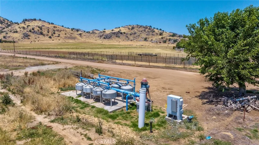 19400 398 Woodlake, CA 93286