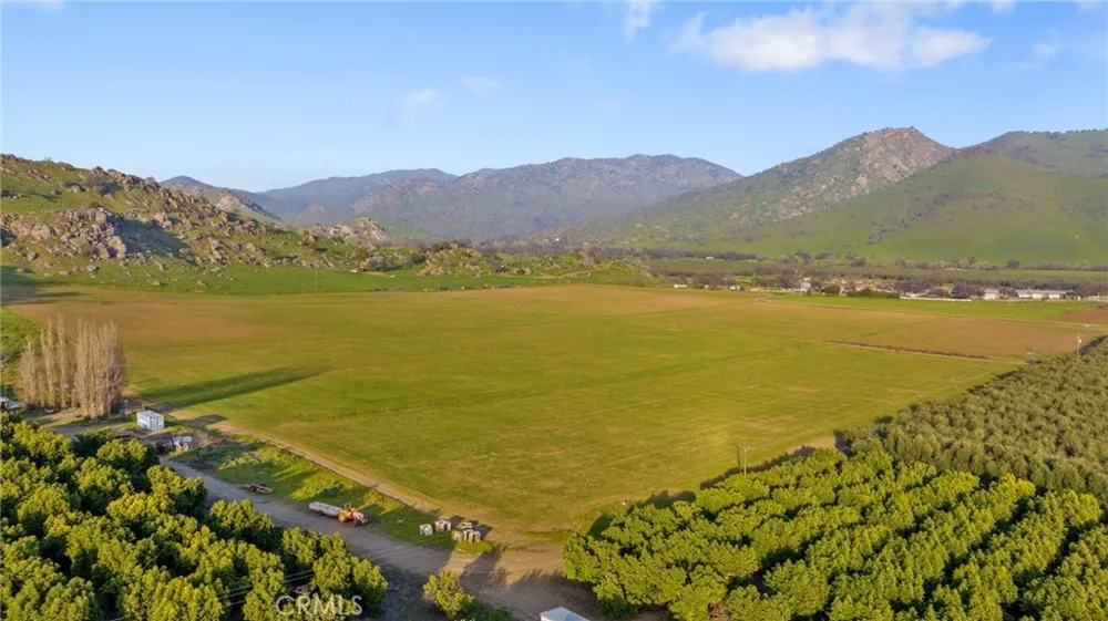 19400 398 Woodlake, CA 93286