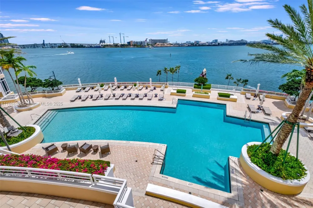848 Brickell Key Dr #2605 Miami, FL 33131