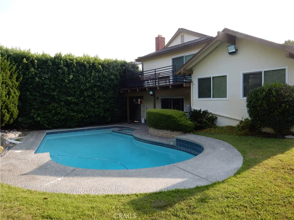 6157 Carpintero Avenue Lakewood, CA 90713
