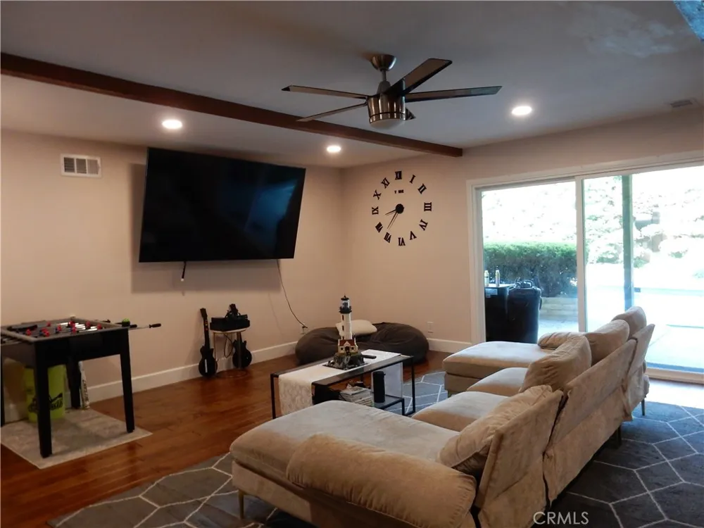 6157 Carpintero Avenue Lakewood, CA 90713