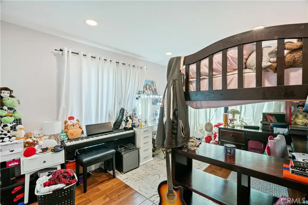 6157 Carpintero Avenue Lakewood, CA 90713