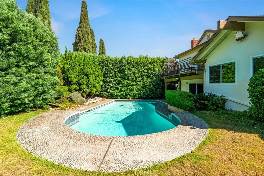 6157 Carpintero Avenue Lakewood, CA 90713