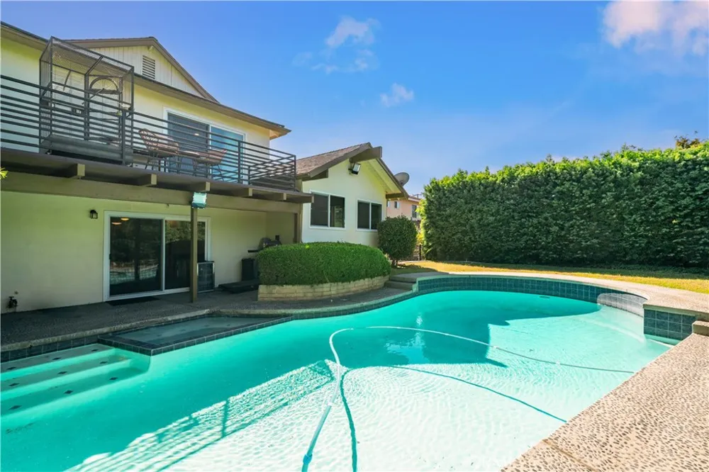 6157 Carpintero Avenue Lakewood, CA 90713