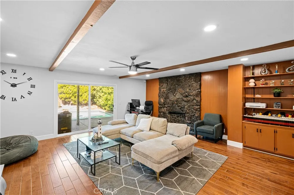 6157 Carpintero Avenue Lakewood, CA 90713