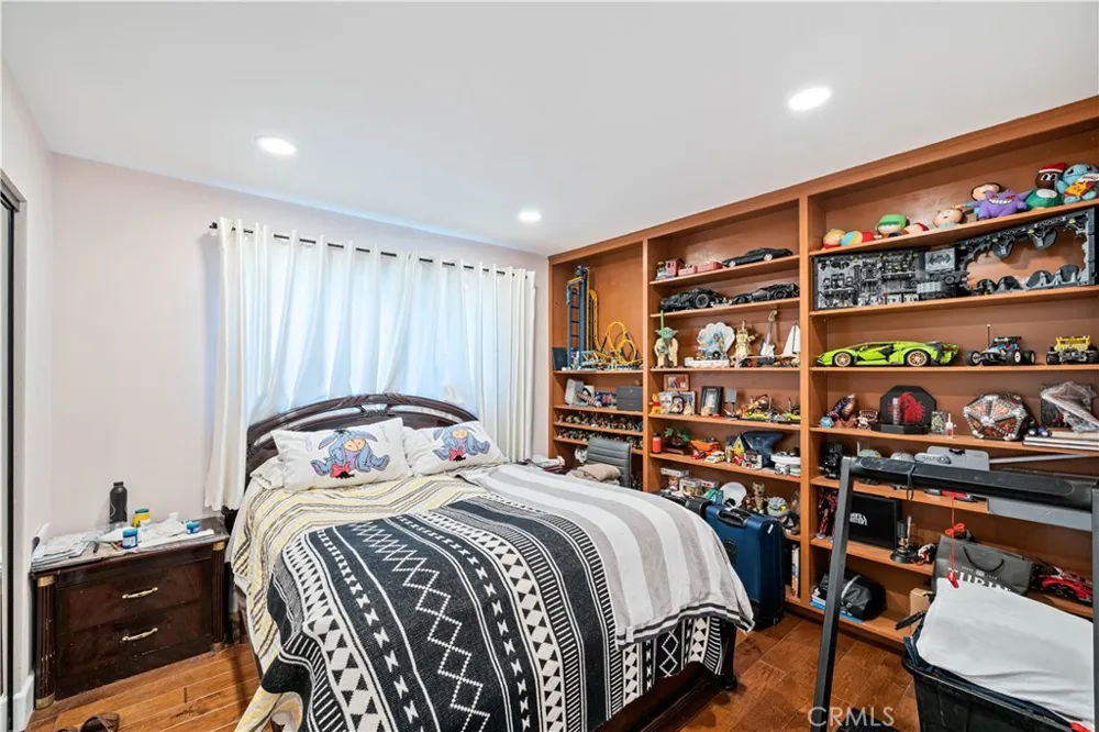 6157 Carpintero Avenue Lakewood, CA 90713