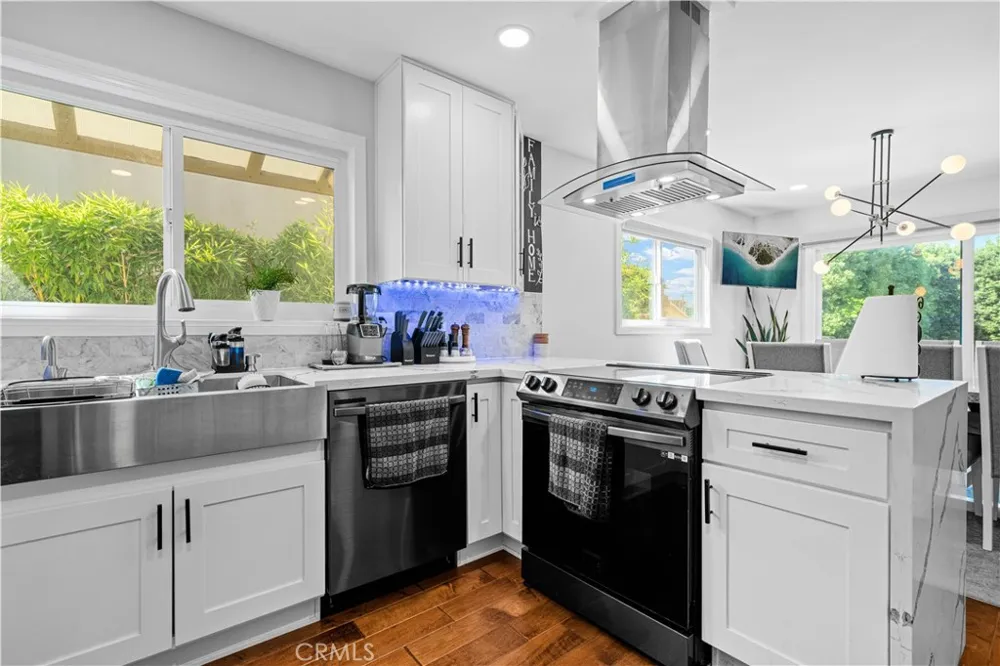 6157 Carpintero Avenue Lakewood, CA 90713