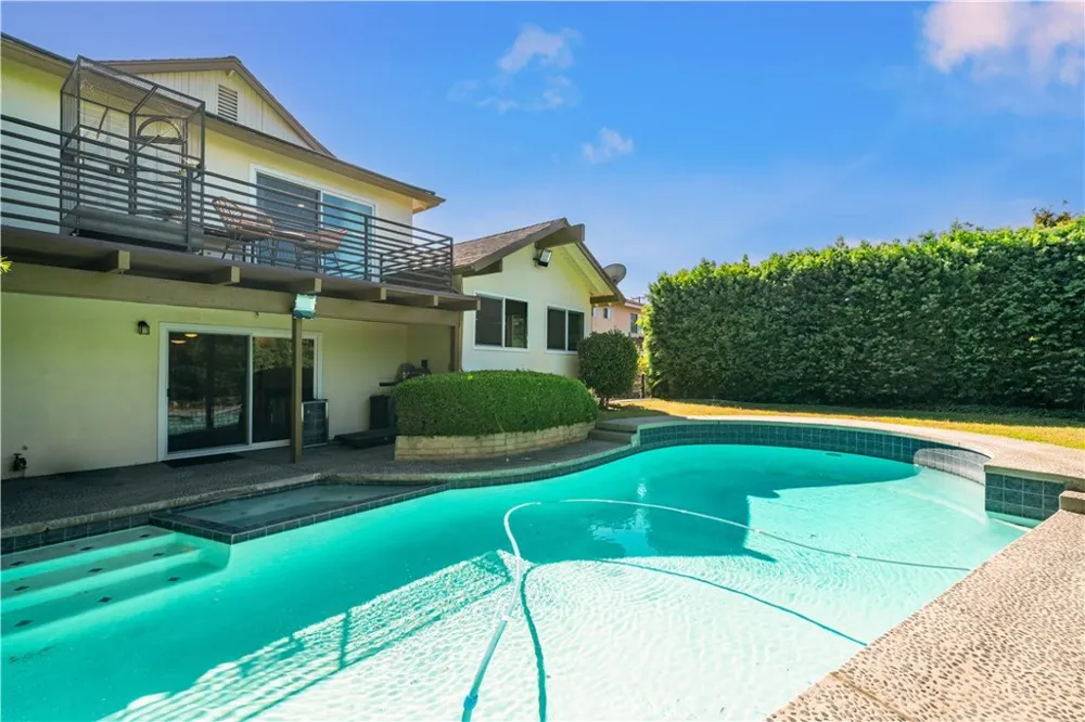 6157 Carpintero Avenue Lakewood, CA 90713