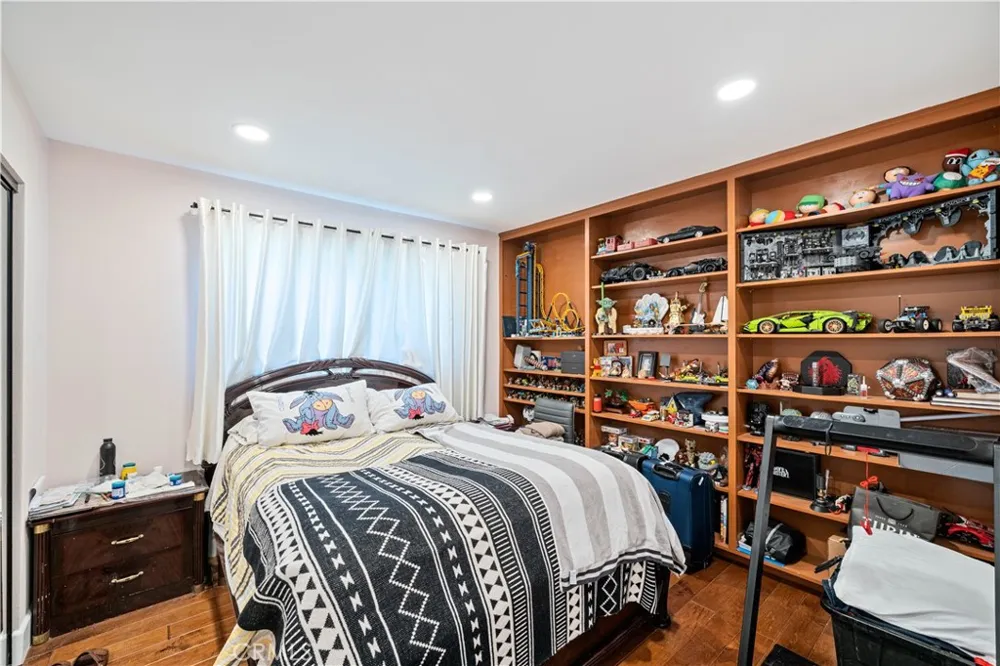 6157 Carpintero Avenue Lakewood, CA 90713