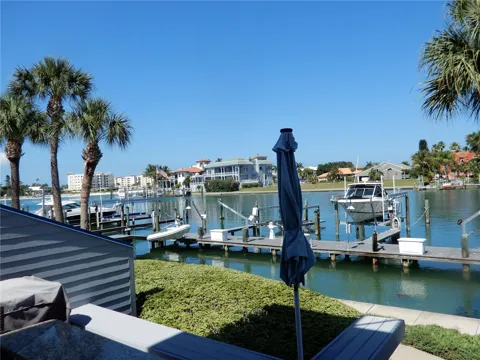 910 PINELLAS BAYWAY S #103