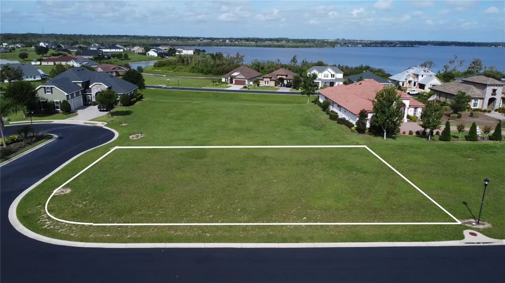 587 LOBLOLLY PLACE Auburndale, FL 33823