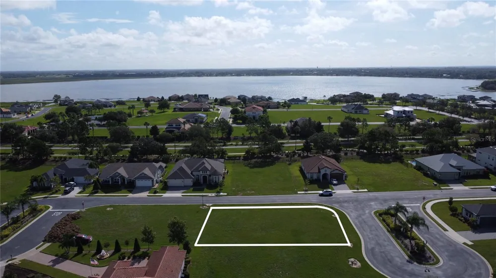 587 LOBLOLLY PLACE Auburndale, FL 33823