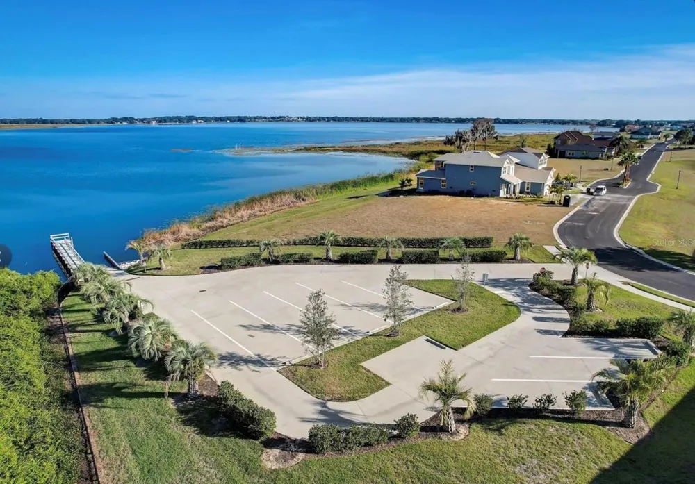 587 LOBLOLLY PLACE Auburndale, FL 33823