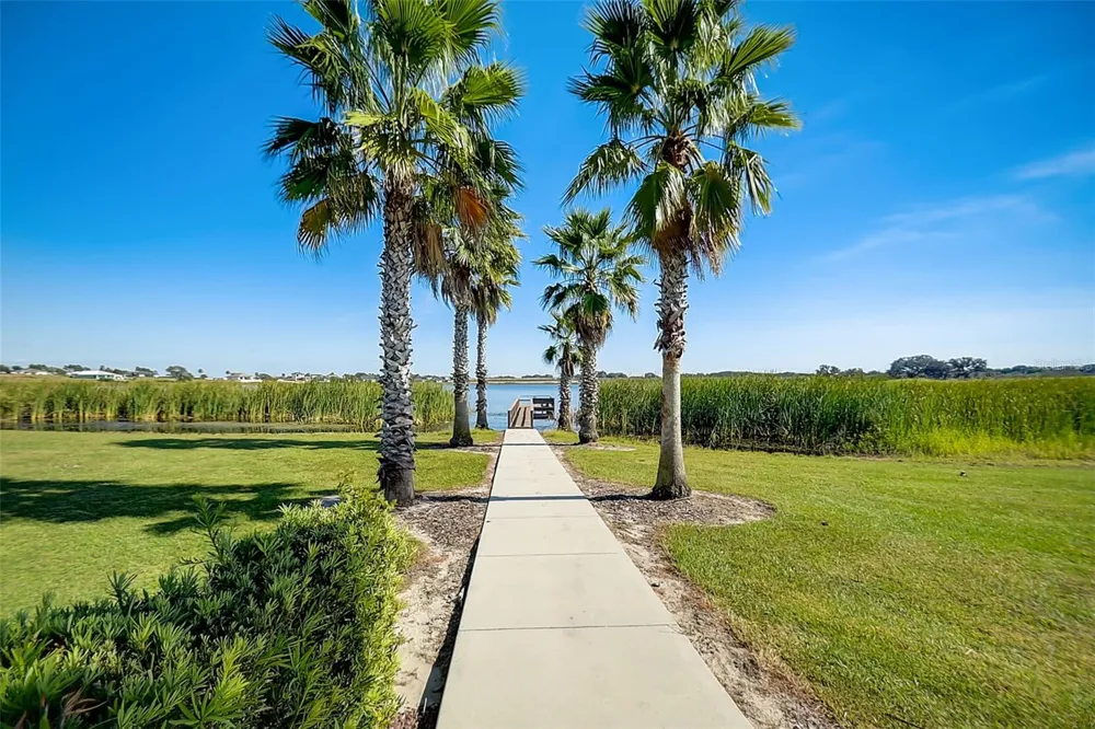 587 LOBLOLLY PLACE Auburndale, FL 33823
