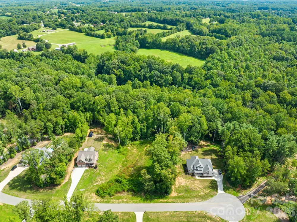 1099 Kapstone Crossing Lexington, NC 27295