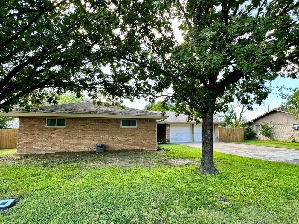 108 S Sunshine Lane Little River Academy, TX 76554