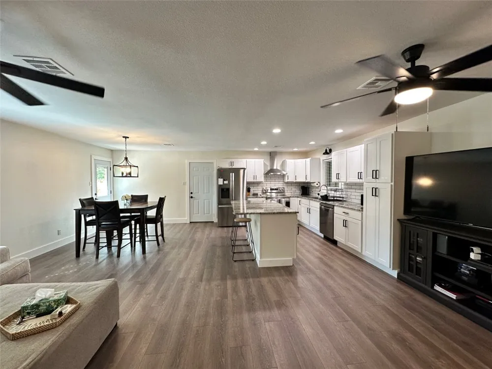 108 S Sunshine Lane Little River Academy, TX 76554