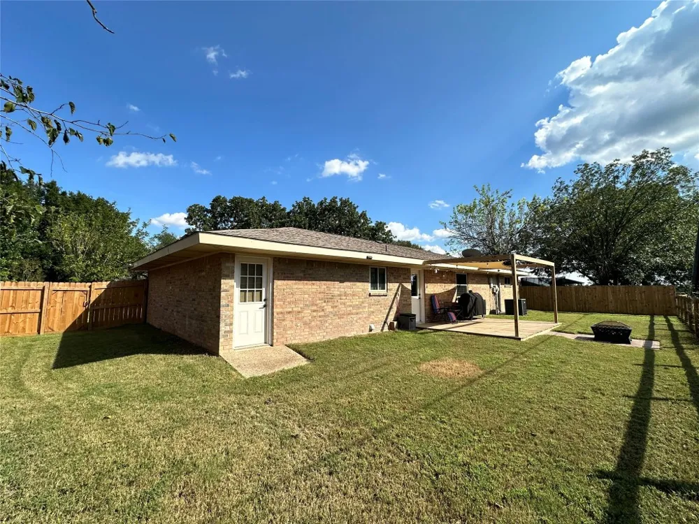 108 S Sunshine Lane Little River Academy, TX 76554