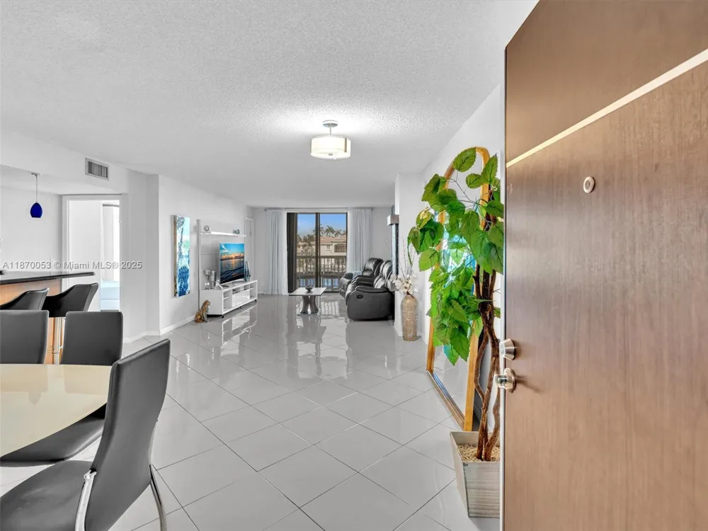 1500 S Ocean Dr #3E Hollywood, FL 33019