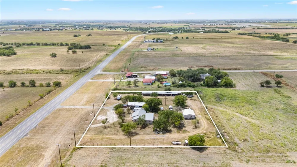 19016 Fm 973 Coupland, TX 78615