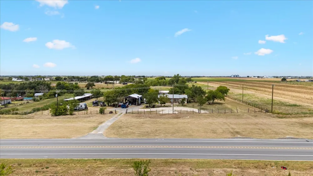 19016 Fm 973 Coupland, TX 78615