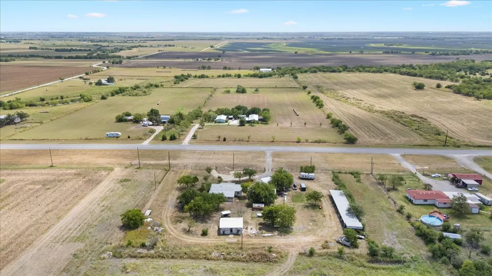 19016 Fm 973 Coupland, TX 78615