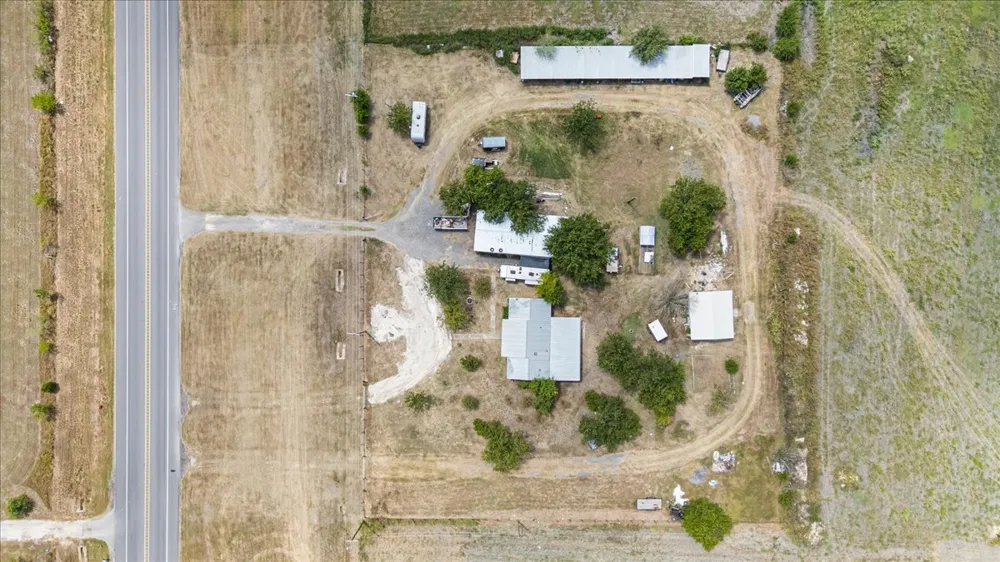 19016 Fm 973 Coupland, TX 78615