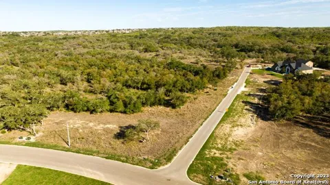 LOT 20 Stone Loop