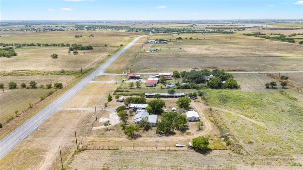 19016 Fm 973 Coupland, TX 78615