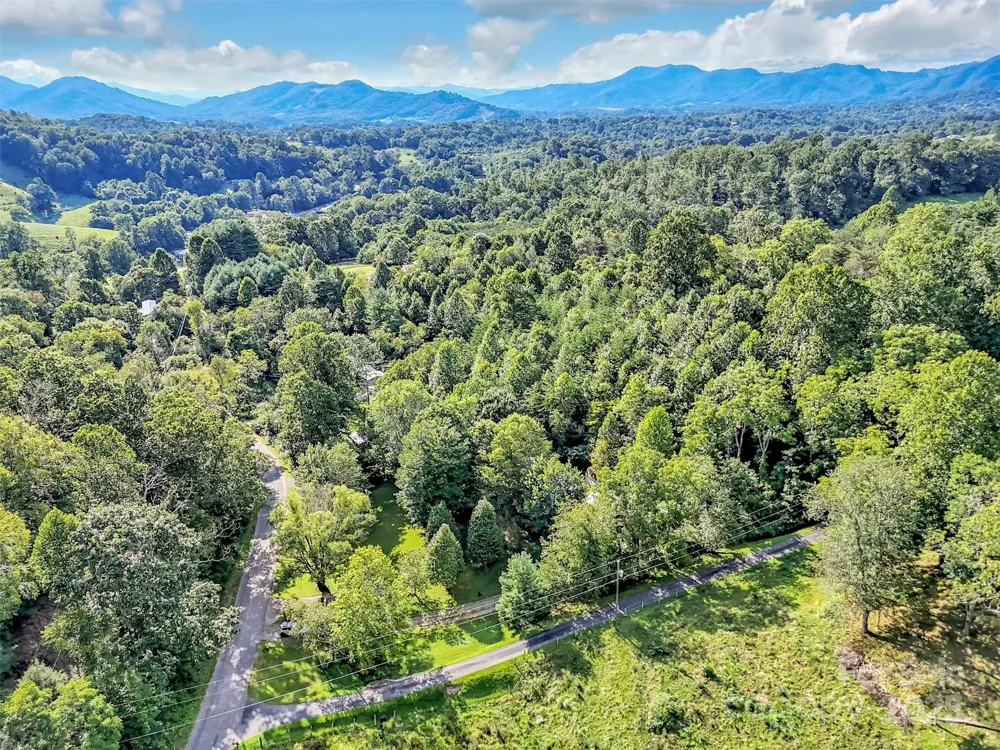 323 Jody Cove Canton, NC 28716