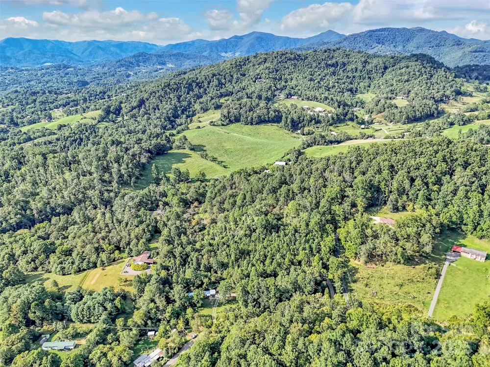 323 Jody Cove Canton, NC 28716