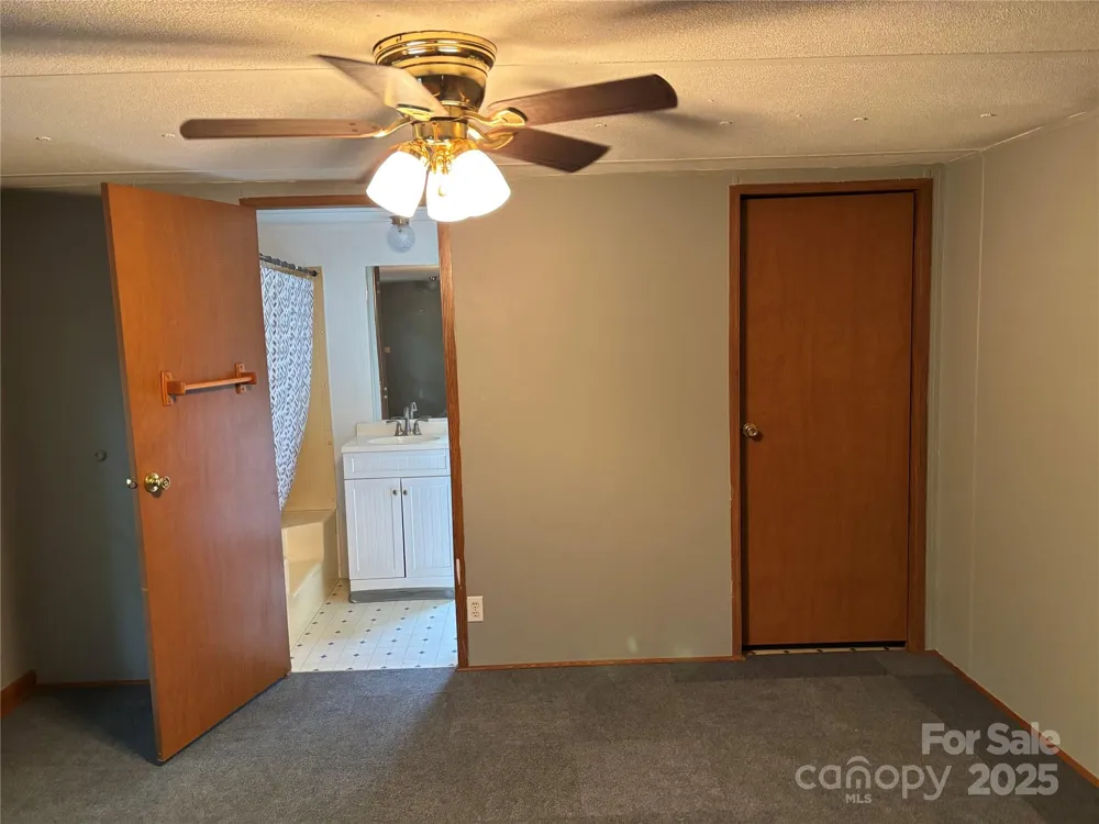 323 Jody Cove Canton, NC 28716