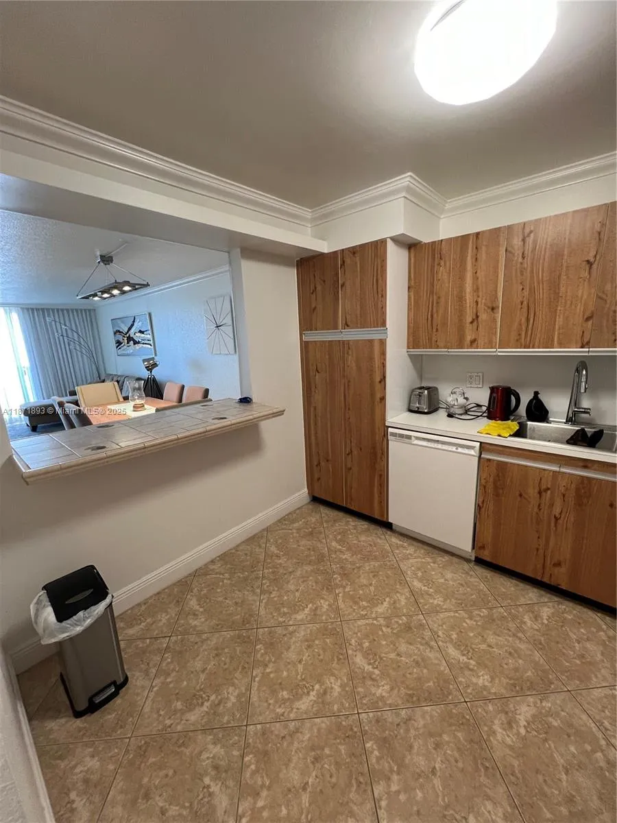 2301 S Ocean Dr #506 Hollywood, FL 33019