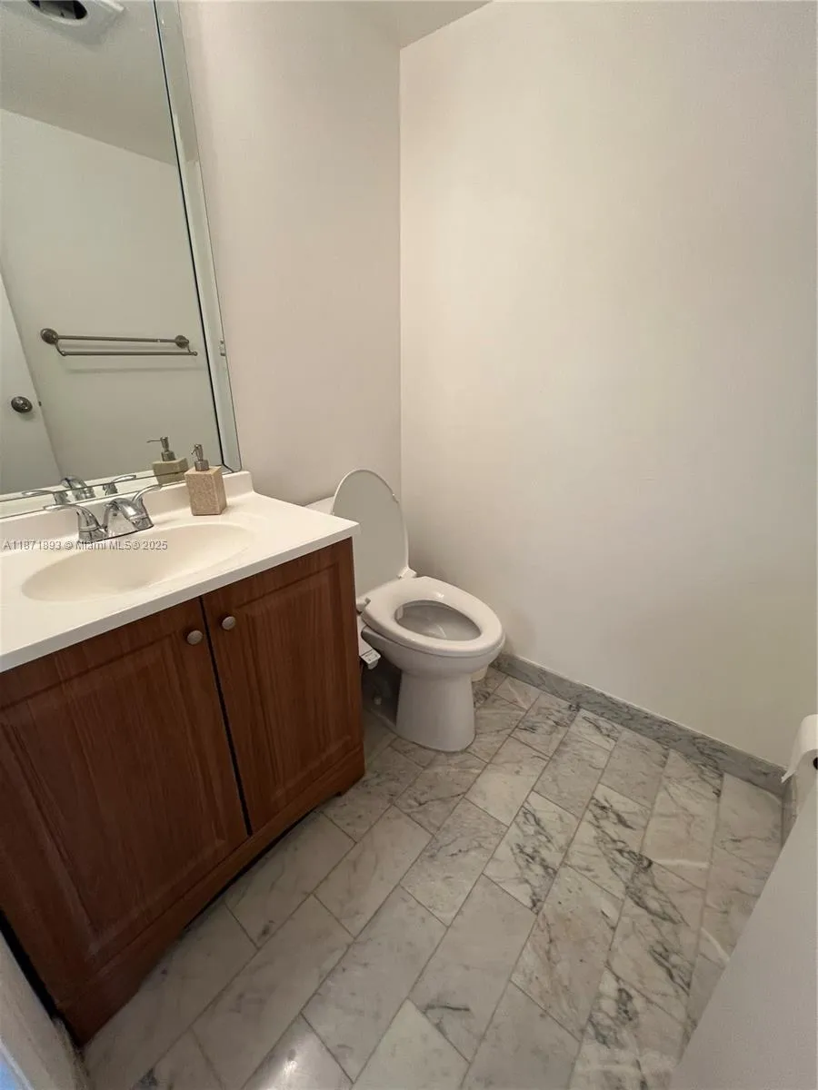 2301 S Ocean Dr #506 Hollywood, FL 33019