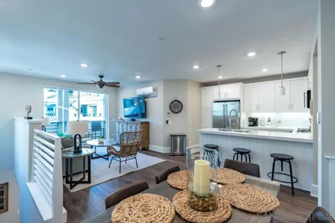 824 Jersey Ct