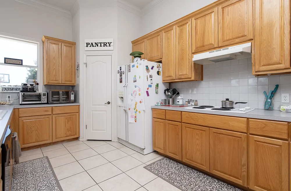 1833 County Road 305 Jarrell, TX 76537
