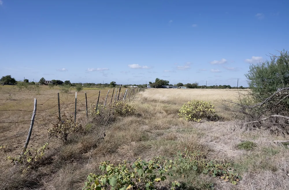 1833 County Road 305 Jarrell, TX 76537
