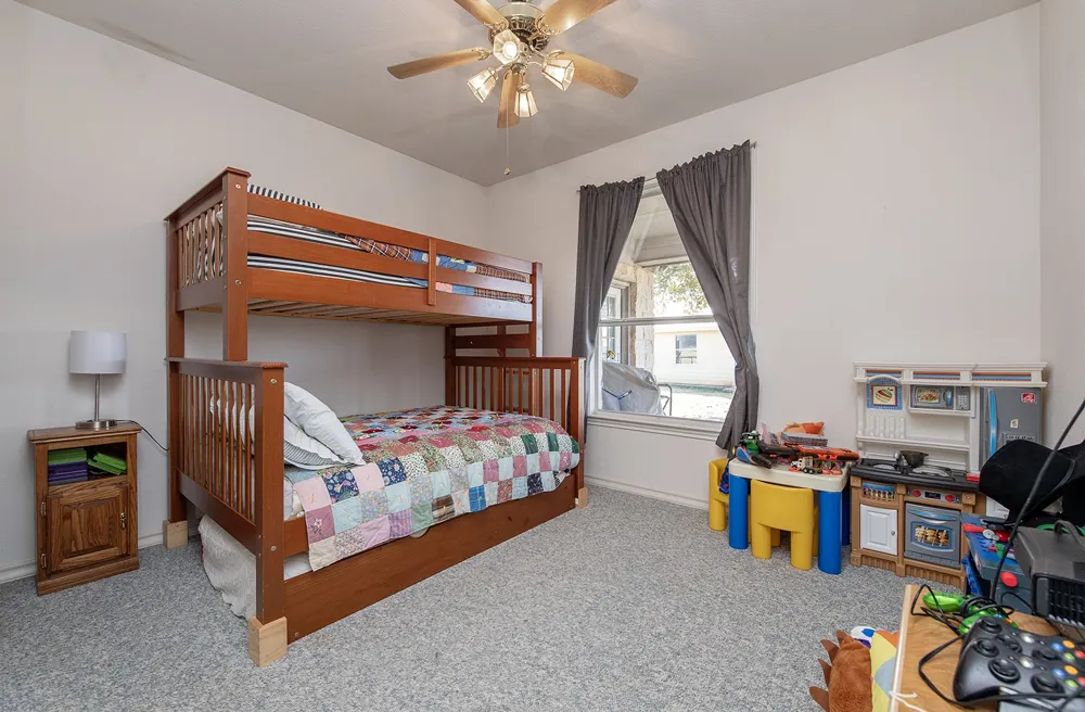 1833 County Road 305 Jarrell, TX 76537