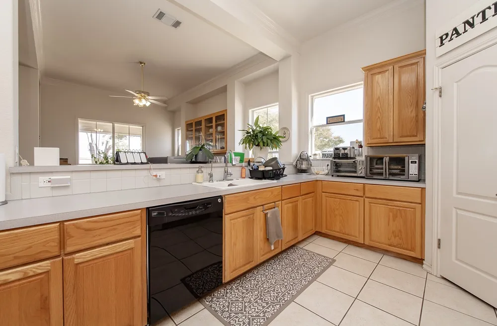 1833 County Road 305 Jarrell, TX 76537