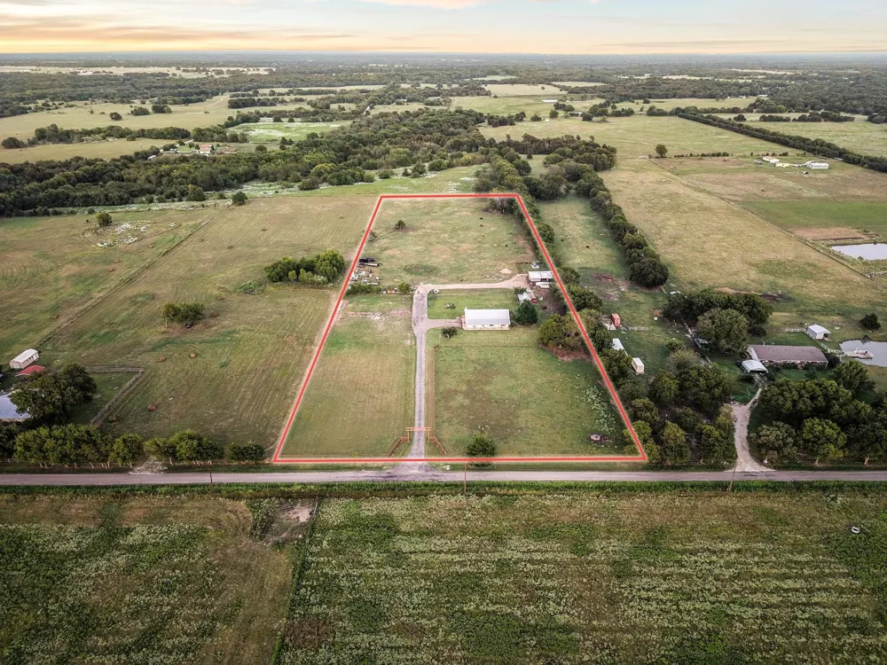 5285 County Road 3226 Lone Oak, TX 75453