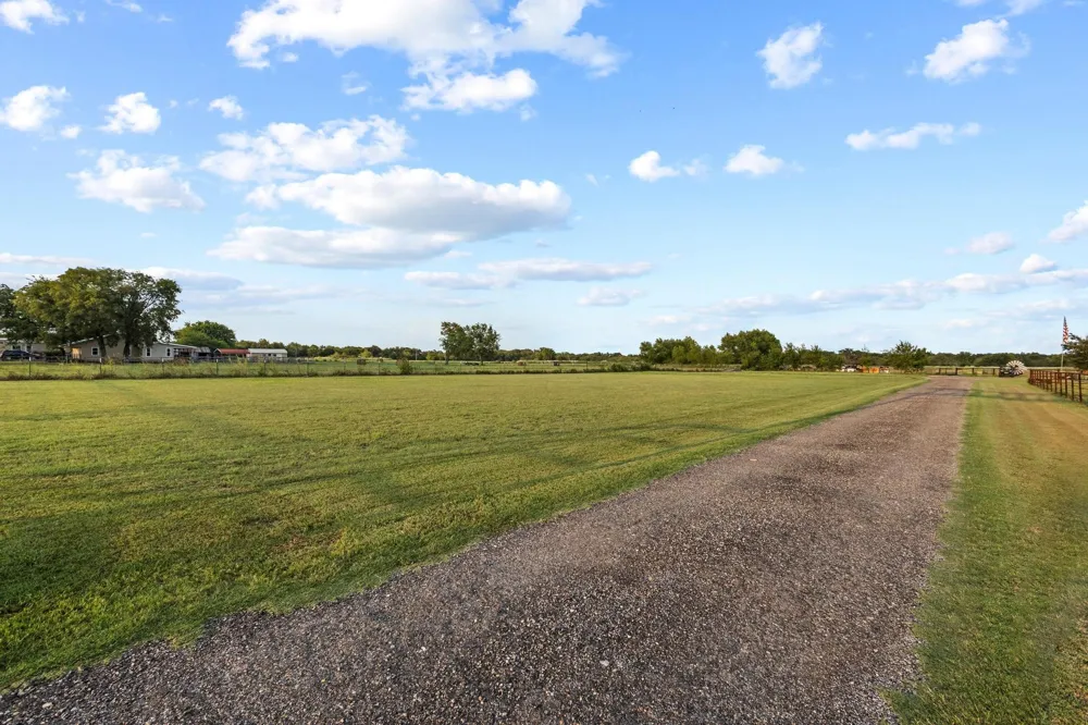 5285 County Road 3226 Lone Oak, TX 75453