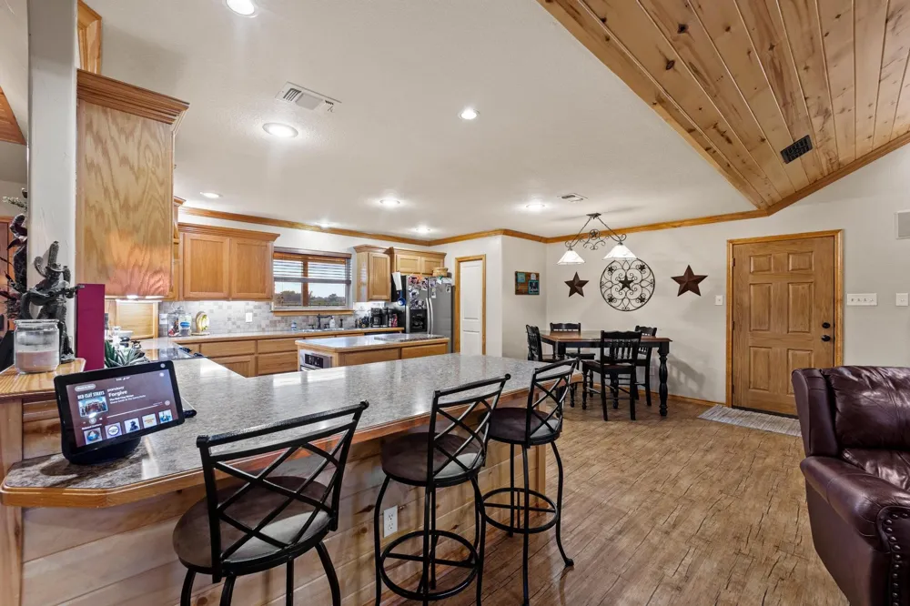 5285 County Road 3226 Lone Oak, TX 75453