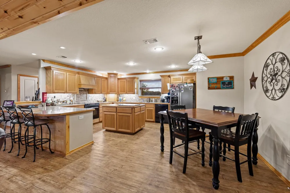 5285 County Road 3226 Lone Oak, TX 75453