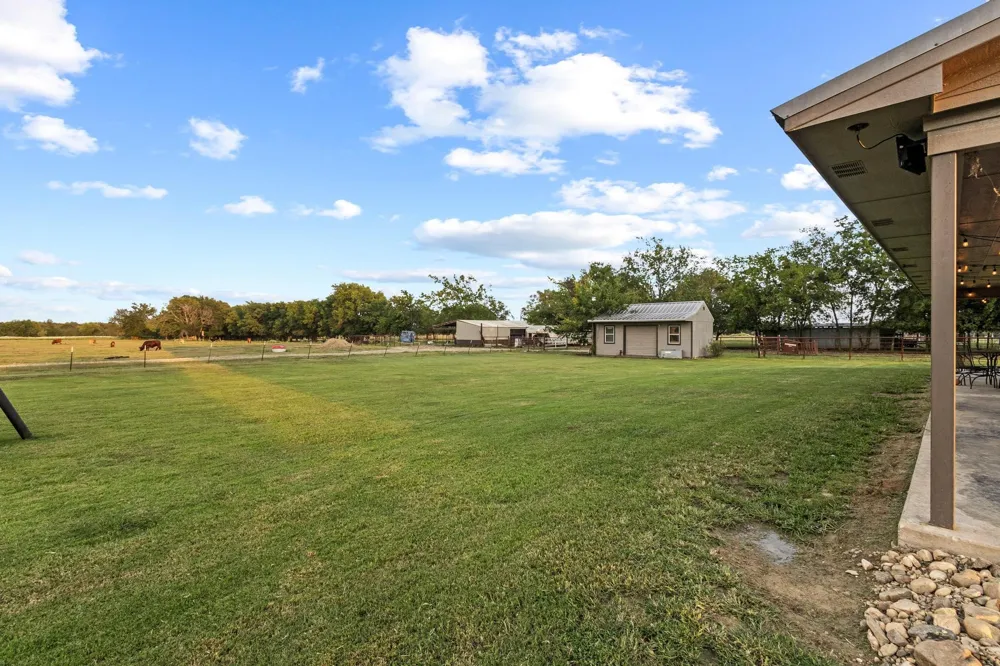 5285 County Road 3226 Lone Oak, TX 75453