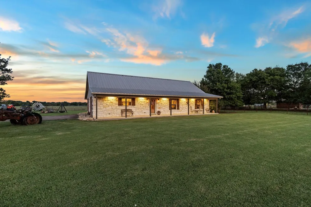 5285 County Road 3226 Lone Oak, TX 75453