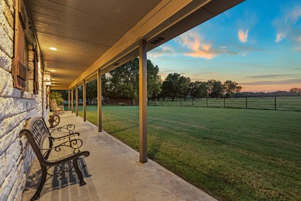 5285 County Road 3226 Lone Oak, TX 75453
