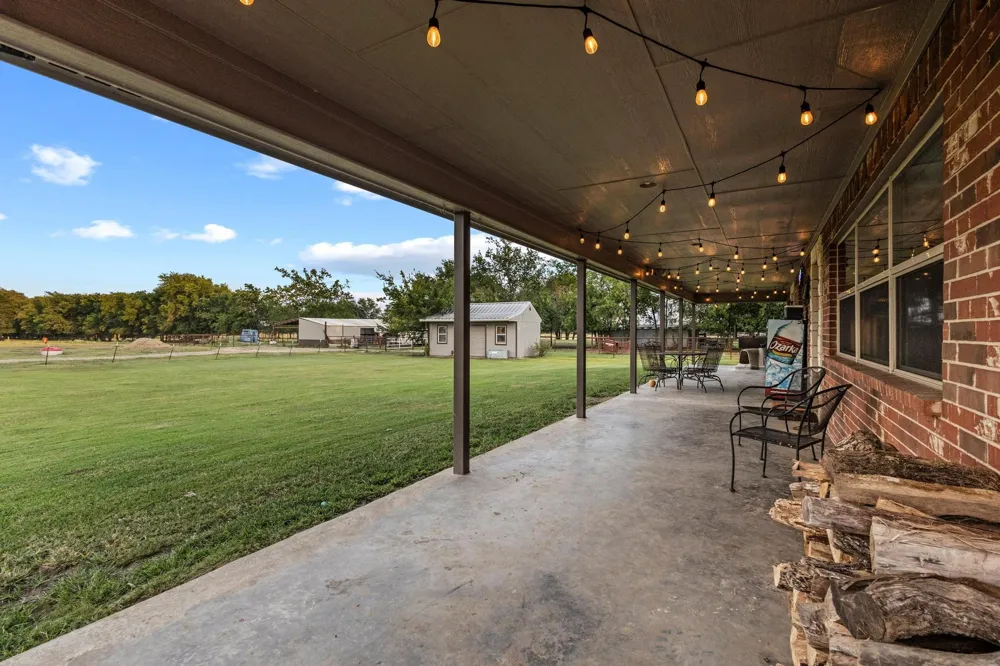 5285 County Road 3226 Lone Oak, TX 75453