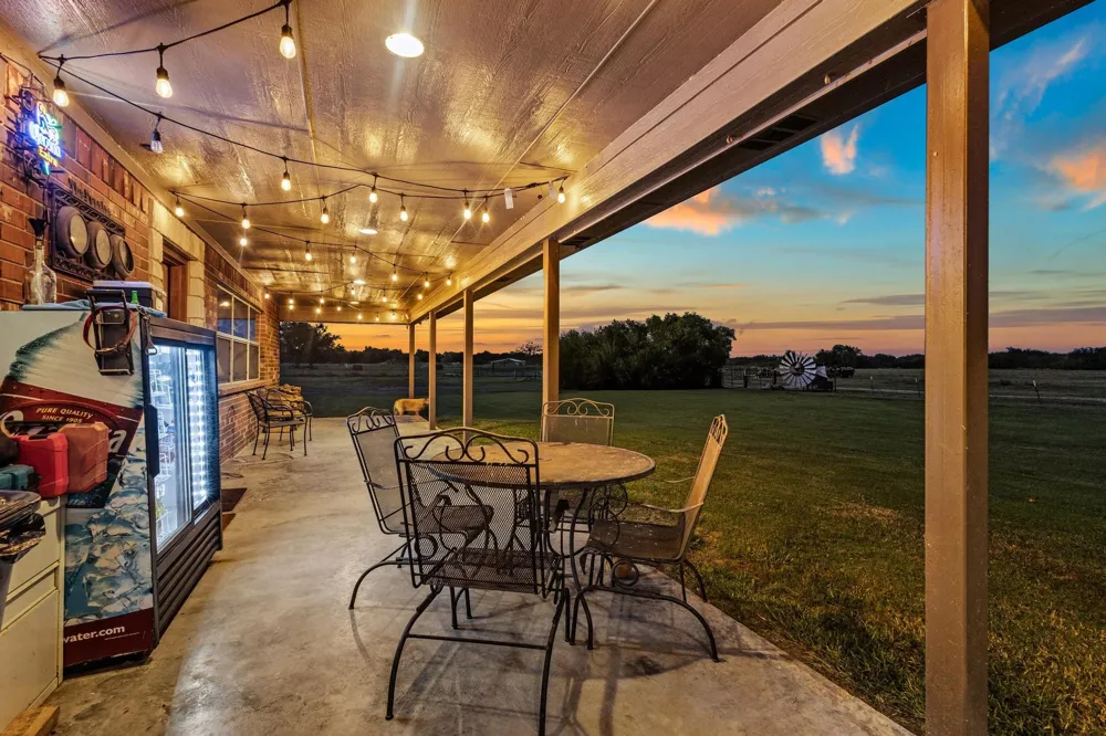 5285 County Road 3226 Lone Oak, TX 75453