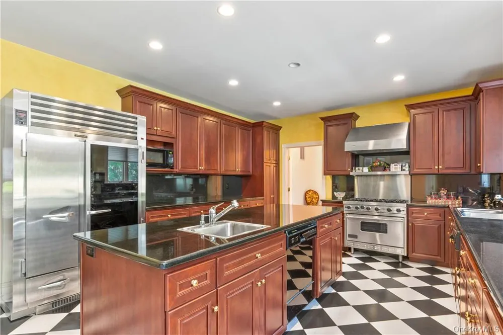 6 Love Lane Harrison, NY 10528